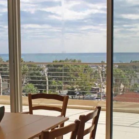 Appartamento 2b Seaview Breeze - Finikoudes Beach *