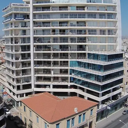 Apartamento 2b Seaview Breeze - Finikoudes Beach *