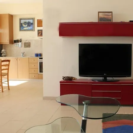 2b Seaview Breeze - Finikoudes Beach *