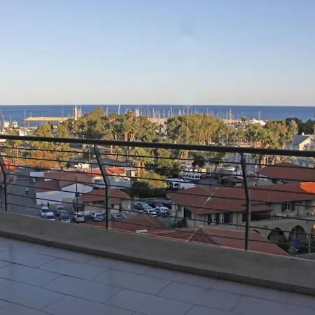 2b Seaview Breeze - Finikoudes Beach Apartment *