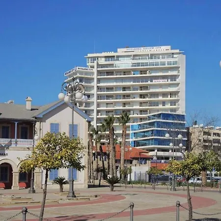 Apartment 2b Seaview Breeze - Finikoudes Beach *
