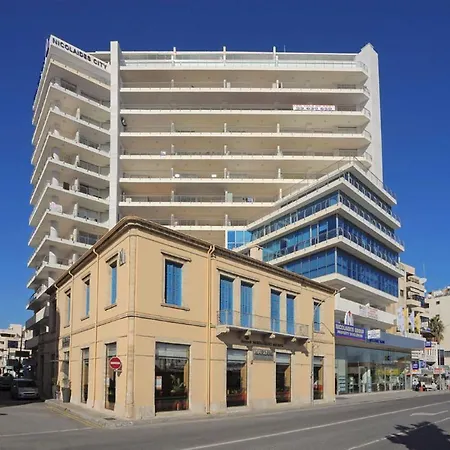 2b Seaview Breeze - Finikoudes Beach