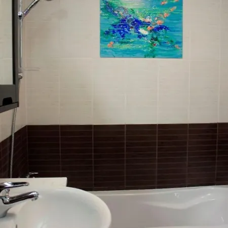 2b Seaview Breeze - Finikoudes Beach * Larnaca